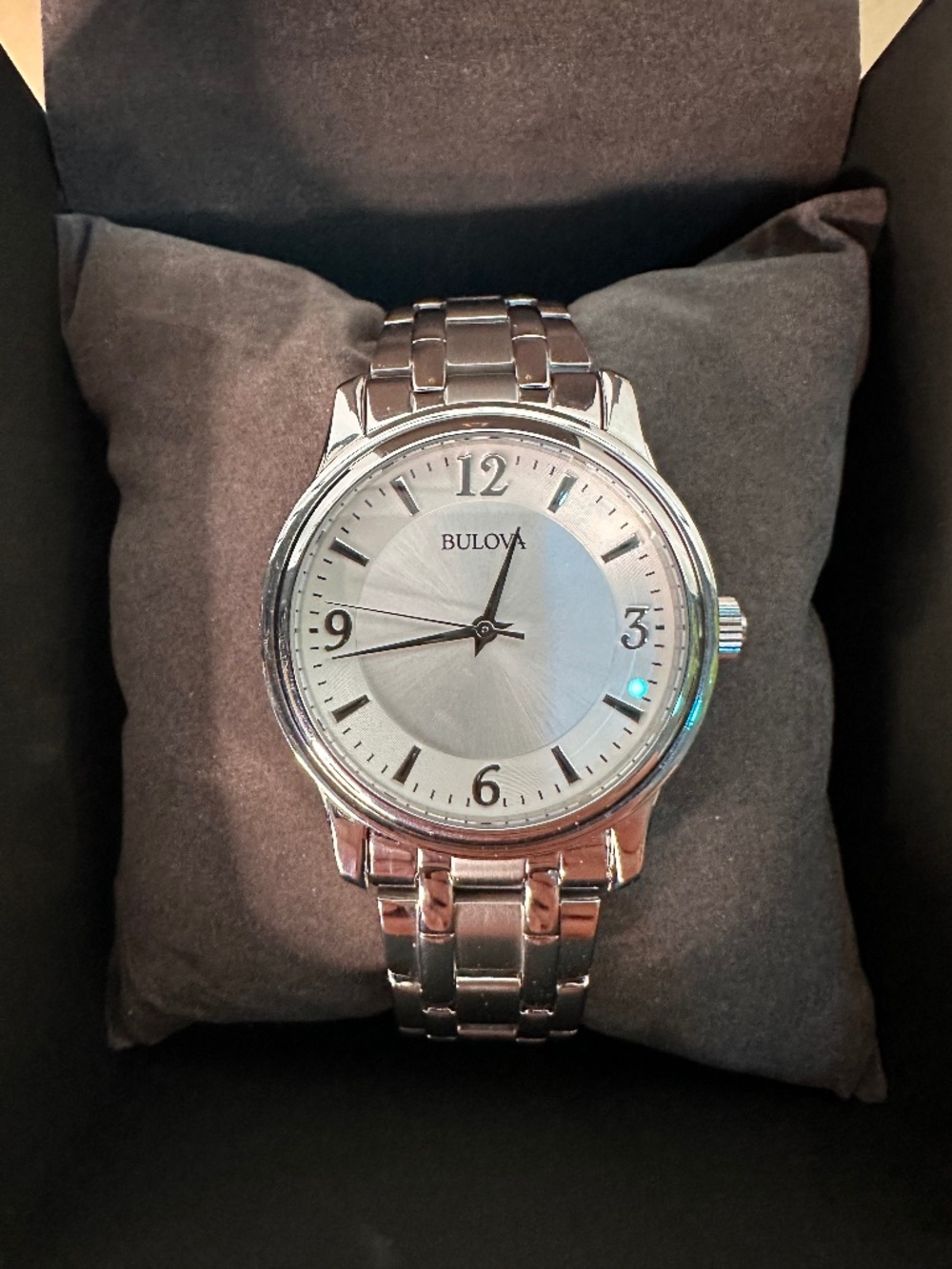 Bulova Men’s Stainless Steel Watch – Complete Set – Excellent Condition